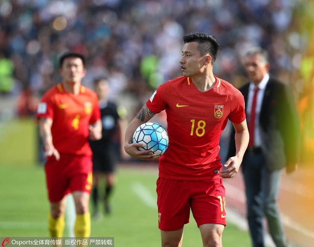 战报05:00美联 哥伦布机员2-1洛杉矶FC 05:00阿超 戈多伊克鲁斯1-1普拉坦斯05:00智甲 哥比亚普2-0伊瓦顿05:00智甲 麦哲伦2-3科金博05:00智甲 奥希金斯0-1帕勒斯蒂诺05:00智甲 智利大学3-1纽柏莱斯05:00智甲 拉卡莱拉联0-3智利天主大学06:30乌拉甲 蒙得维的亚利物浦0-0佩纳罗尔09:00阿超 河床0-0罗萨里奥中央04:30葡超 波尔图3-1卡萨皮亚04:00法甲 巴黎圣日耳曼2-1南特03:45意甲 国际米兰4-0乌迪内斯今日焦点战预告12:00澳超 阿德莱德联vs布里斯班狮吼，上一轮惜败，澳超哀兵阿德莱德联能否借助主场之利迎来反弹？ 14:00澳超 西悉尼流浪者vs墨尔本胜利，近六场比赛3胜3平保持不敌，西悉尼流浪者能否延续不败金身？ 22:00英超 埃弗顿vs切尔西，埃弗顿近期拿下两连胜，此番能否一鼓作气拿下切尔西实现三连胜？22:30德甲 斯图加特vs勒沃库森，面对本赛季表现强势的勒沃库森，近期战绩出色的斯图加特能否全身而退？00:30英超 托特纳姆热刺vs纽卡斯尔联，已连续5轮不胜的热刺能否借助主场之利拿下伤兵满营的纽卡？ 事件18场16球！